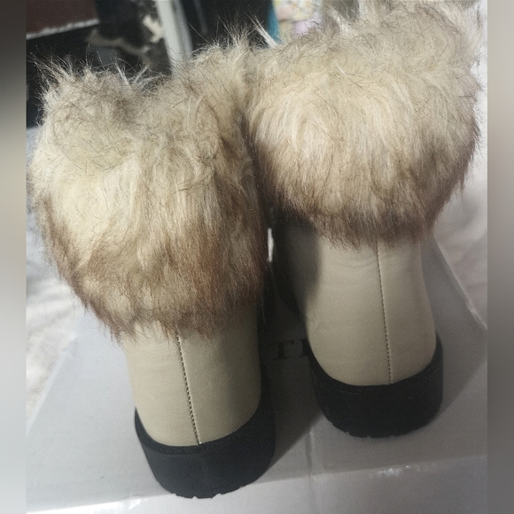 Ankle boots. - Picture 4 of 8